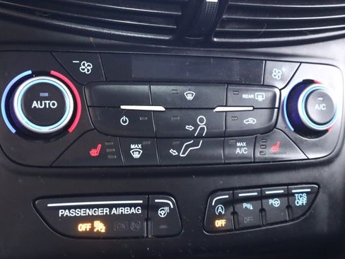 Used 2019 Ford Escape Titanium AWD/4WD image 25