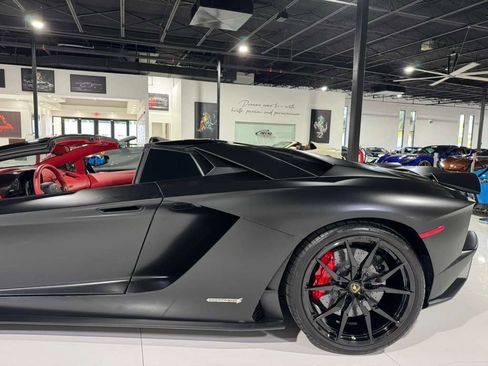 Used 2018 Lamborghini Aventador S image 56