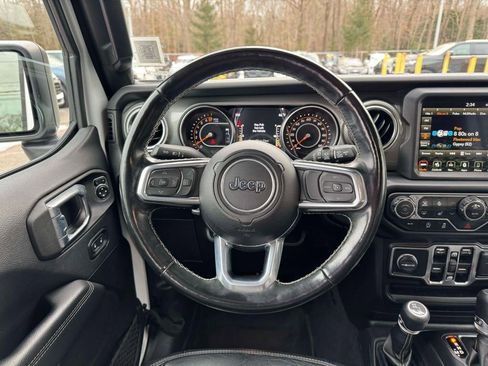 Used 2022 Jeep Wrangler Unlimited Sahara w/ LED Lighting Group AWD/4WD image 18