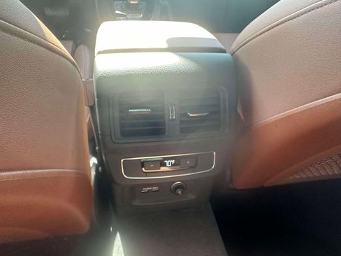 Used 2024 Audi Q5 e Premium Plus image 11