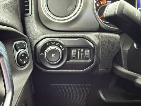 Used 2021 Jeep Wrangler Unlimited Sahara AWD/4WD image 21