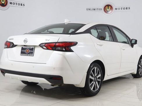 Used 2020 Nissan Versa SV image 3