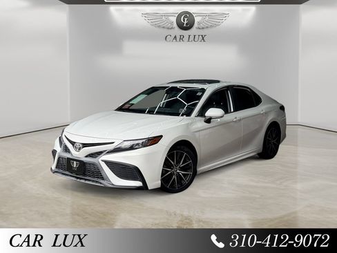 Used 2021 Toyota Camry SE w/ Convenience Package FWD image 1