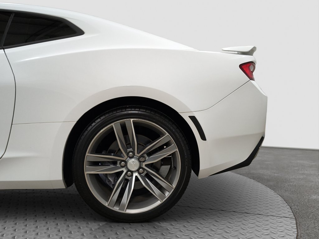 Used 2016 Chevrolet Camaro SS RWD image 16