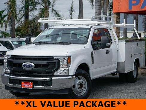 Used 2022 Ford F350 XL w/ Power Equipment Group image 4