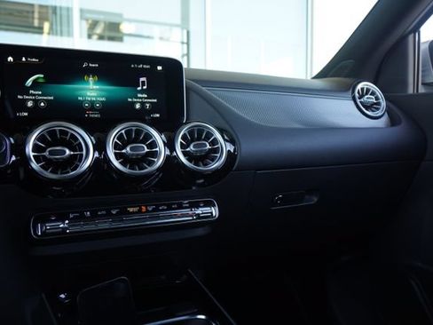 Used 2021 Mercedes-Benz GLA 250 image 21