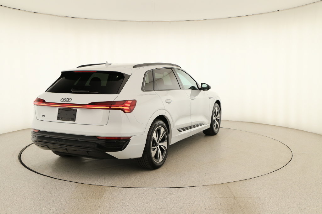 Certified 2024 Audi Q8 e-tron Premium AWD/4WD image 6