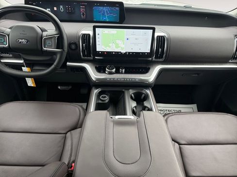 New 2025 Ford Expedition Max Platinum w/ Platinum Ultimate Package image 17