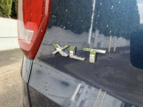 Used 2017 Ford Explorer XLT w/ Equipment Group 202A AWD/4WD image 7