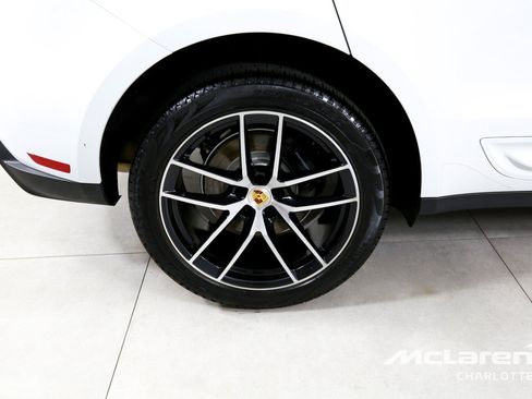 Used 2024 Porsche Macan w/ Premium Plus Package AWD/4WD image 30