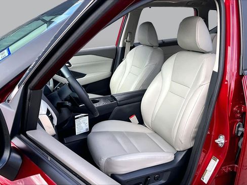 Certified 2023 Nissan Rogue SV w/ SV Premium B Package FWD image 8