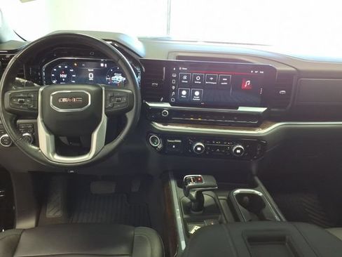 Used 2022 GMC Sierra 1500 Elevation w/ Elevation Premium Package AWD/4WD image 19