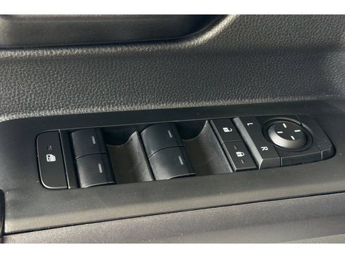 Used 2024 Toyota Tacoma SR5 AWD/4WD image 12
