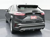 Used 2020 Ford Edge Titanium image 4