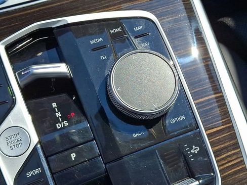 Used 2024 BMW X7 xDrive40i image 31