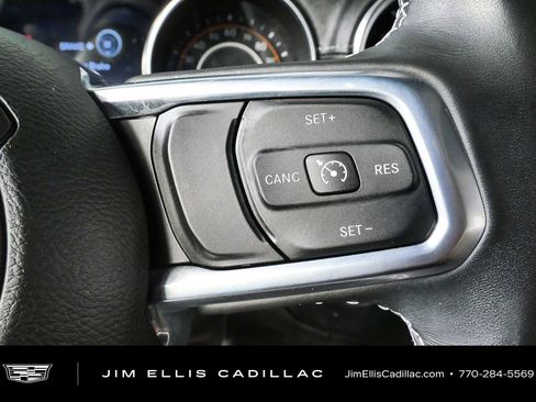 Used 2021 Jeep Wrangler Unlimited Sahara AWD/4WD image 11