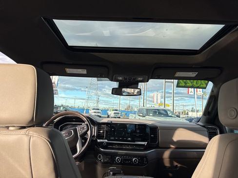 Used 2022 GMC Sierra 1500 SLT w/ SLT Convenience Package image 32