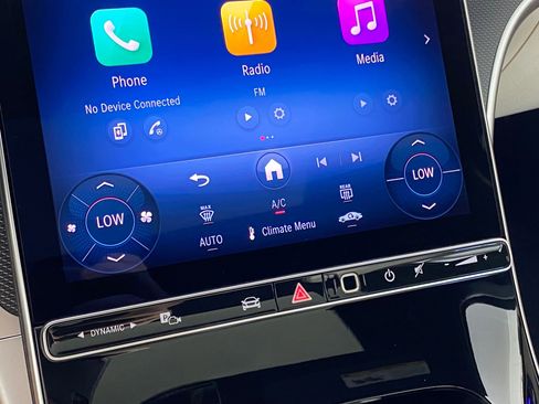 Used 2025 Mercedes-Benz C 300 4MATIC Sedan image 25