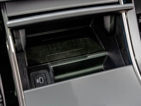 Used 2025 Land Rover Range Rover Velar S AWD/4WD image 30