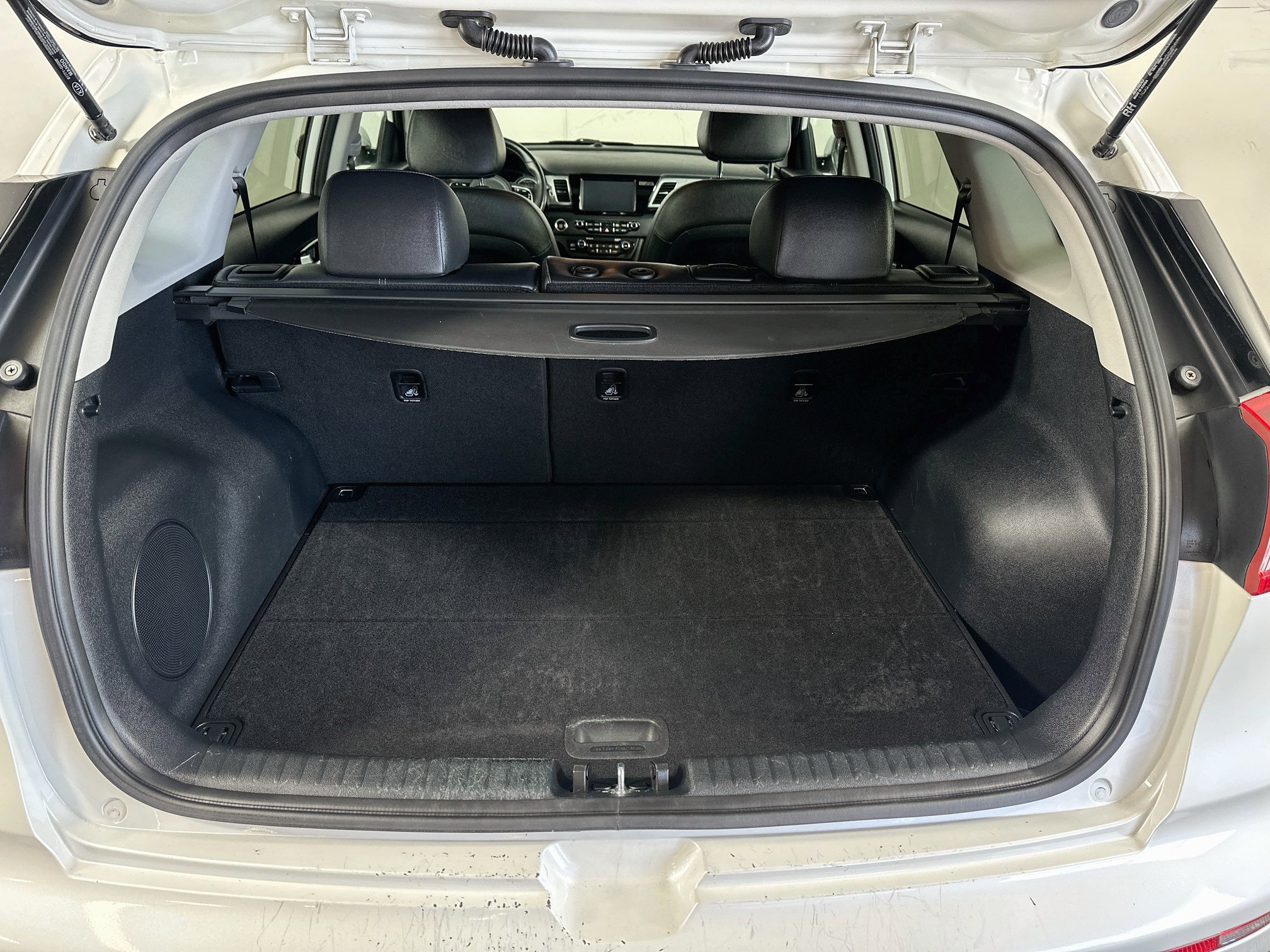 Used 2017 Kia Niro Touring FWD image 28