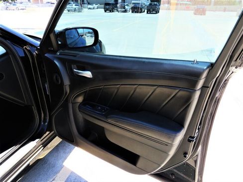 Used 2019 Dodge Charger R/T w/ Plus Group RWD image 31