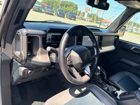 Used 2021 Ford Bronco First Edition AWD/4WD image 4