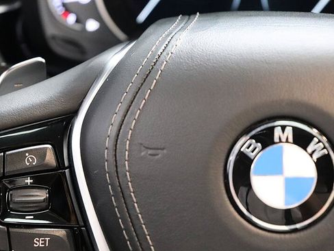 Used 2018 BMW 530i RWD image 41