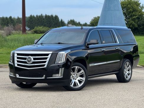 Used 2015 Cadillac Escalade ESV Premium AWD/4WD image 2
