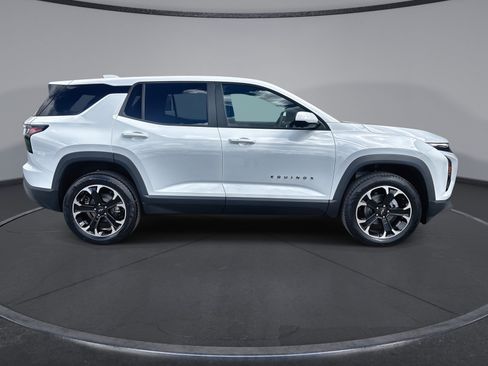 New 2026 Chevrolet Equinox LT w/ Convenience Package II AWD/4WD image 15