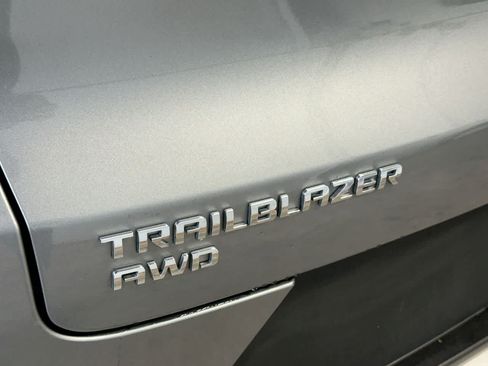 Used 2025 Chevrolet TrailBlazer LT AWD/4WD image 10