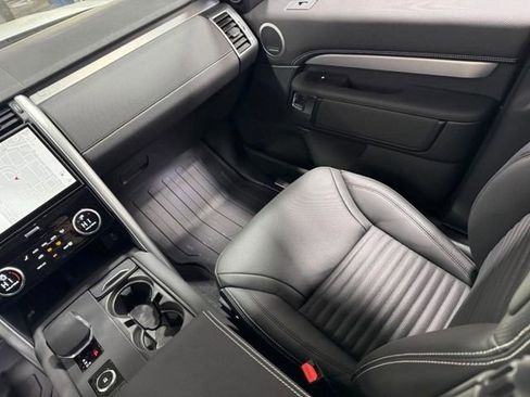 New 2026 Land Rover Discovery Dynamic SE AWD/4WD image 17