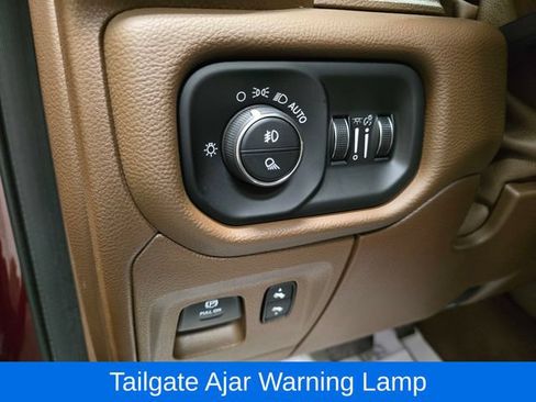 Used 2019 RAM 1500 Laramie AWD/4WD image 15