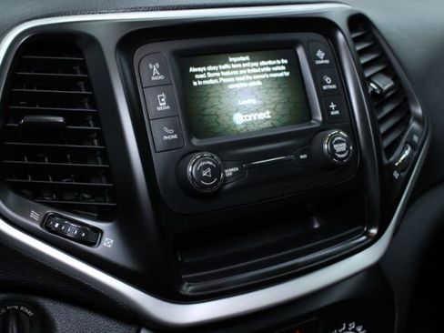 Used 2014 Jeep Cherokee Sport image 15
