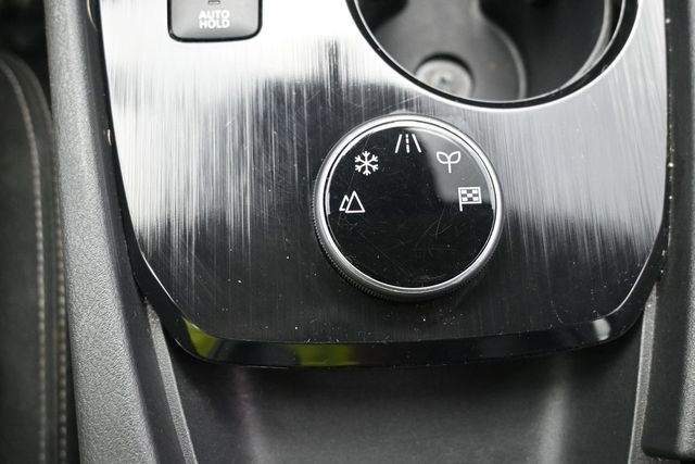 Used 2024 Nissan Rogue S AWD/4WD image 29