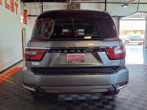Used 2022 Nissan Armada SL w/ Captain's Chairs Package image 5
