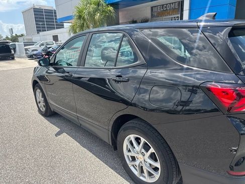 Used 2022 Chevrolet Equinox LS FWD image 6