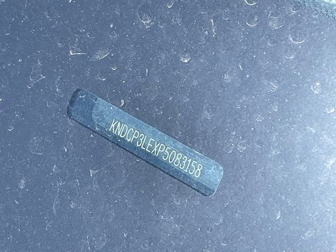 Used 2023 Kia Niro LX image 11