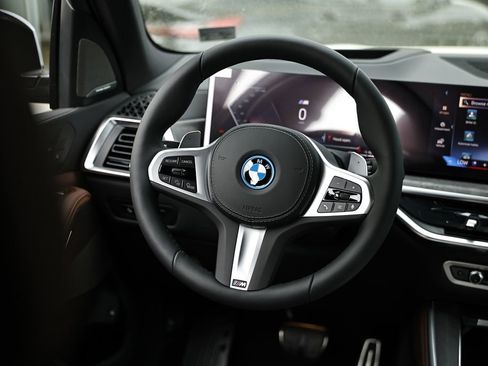 New 2026 BMW X5 xDrive50e w/ Executive Package image 30