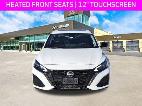 Used 2024 Nissan Altima 2.5 SR w/ SR Premium Package image 2