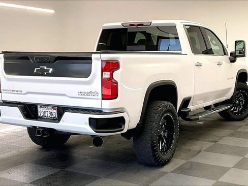 Used 2022 Chevrolet Silverado 2500 High Country w/ Safety Package II AWD/4WD image 13