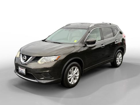Used 2016 Nissan Rogue SV image 1