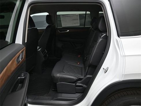 New 2026 Volkswagen Atlas SE image 11