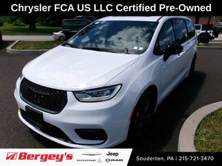 Certified 2025 Chrysler Pacifica Limited FWD video 1
