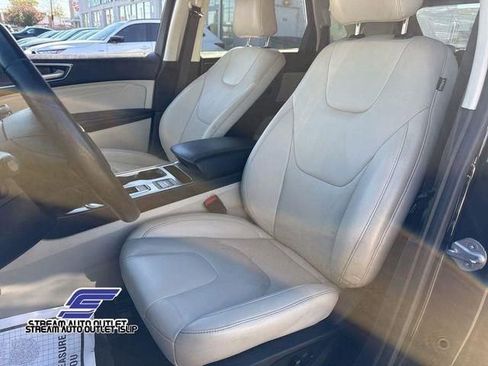 Used 2022 Ford Edge Titanium AWD/4WD image 22
