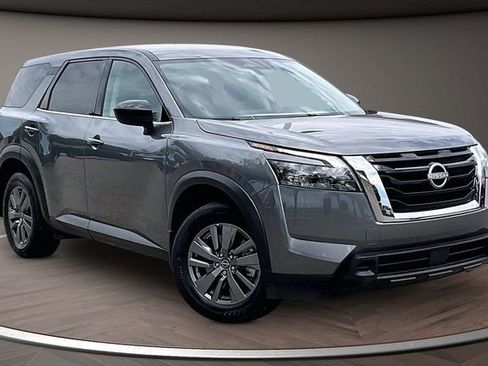 Certified 2024 Nissan Pathfinder S FWD image 9