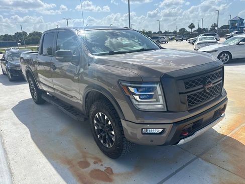 Used 2021 Nissan Titan PRO-4X w/ Pro-4x Convenience Package AWD/4WD image 3