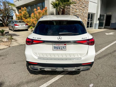 Used 2023 Mercedes-Benz GLC 300 4MATIC image 12