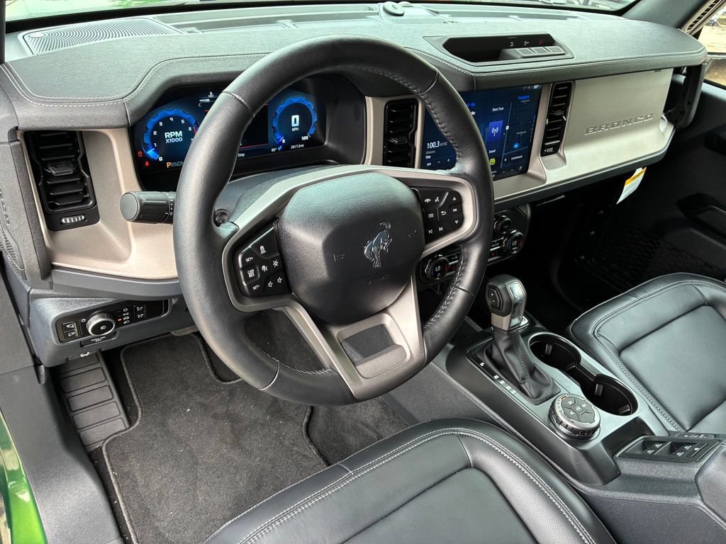 Used 2025 Ford Bronco Outer Banks AWD/4WD image 16