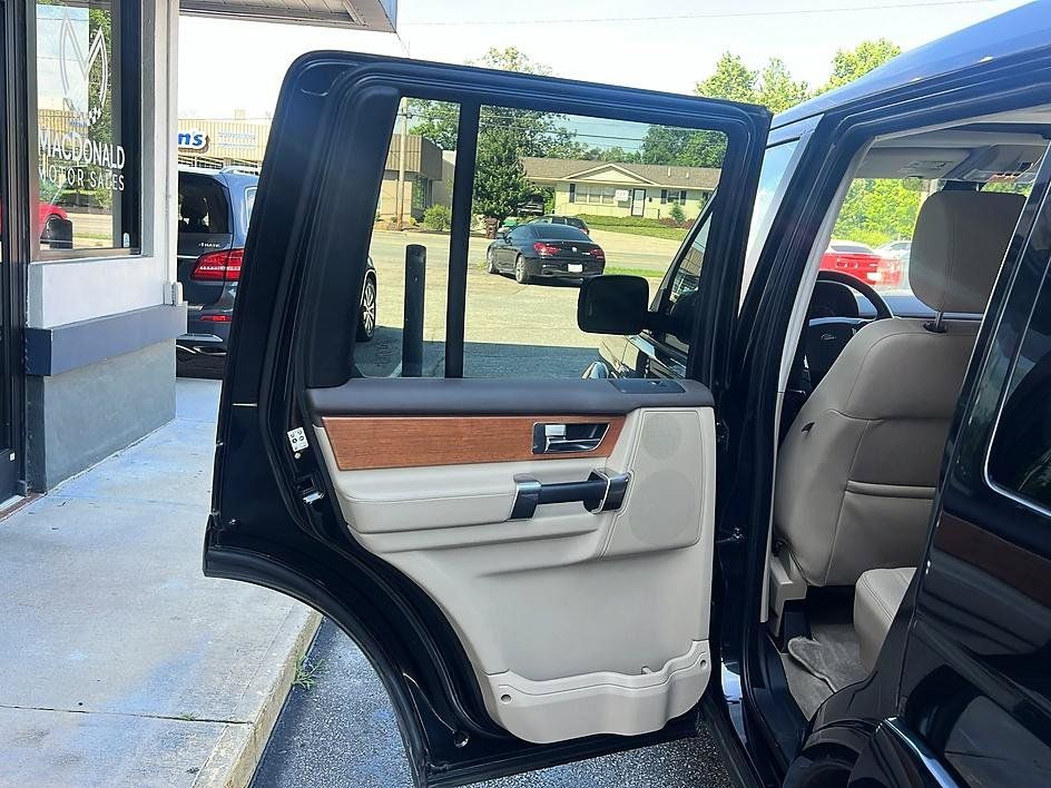 Used 2011 Land Rover LR4 HSE AWD/4WD image 29