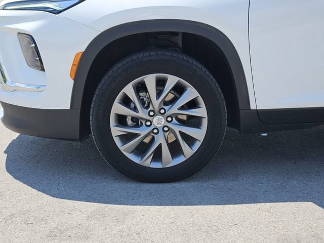Used 2025 Buick Enclave Preferred FWD image 12